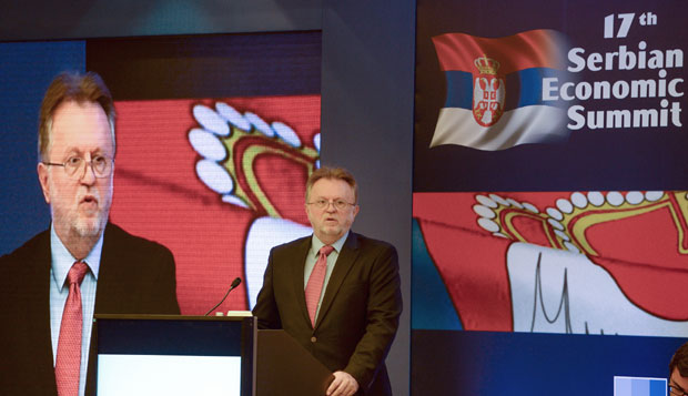 Вујовић: Кеш није добар, храни сиву економију