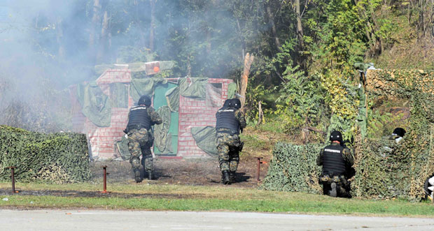 ФОТО: Показна вежба Жандармерије против терориста