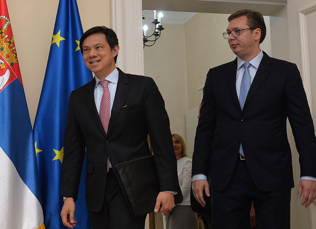 АМЕРИКА ПОЈАЧАВА ПРИТИСАК: Вучићев ход по ивици жилета