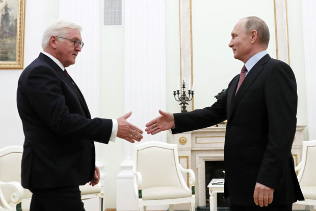 ВАЛТЕР ВРAЋA ТРАДИЦИЈУ: Прва посета немачког председника Русији од 2010.