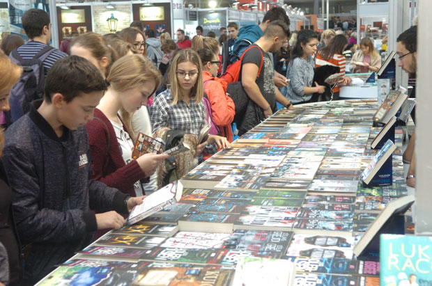 Драгуљи у кошници речи