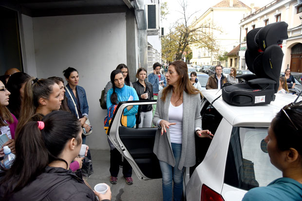 Ауто-седишта од казни (ВИДЕО)