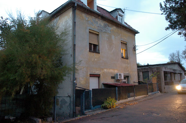 ТРАГЕДИЈА НА ЗВЕЗДАРИ: Мушкарац страдао у пожару, сумња се да га је изазвала грејалица