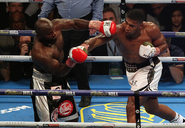 Британац Ентони Џошуа у Кардифу одбранио титулу првака света: Такама намучио шампиона