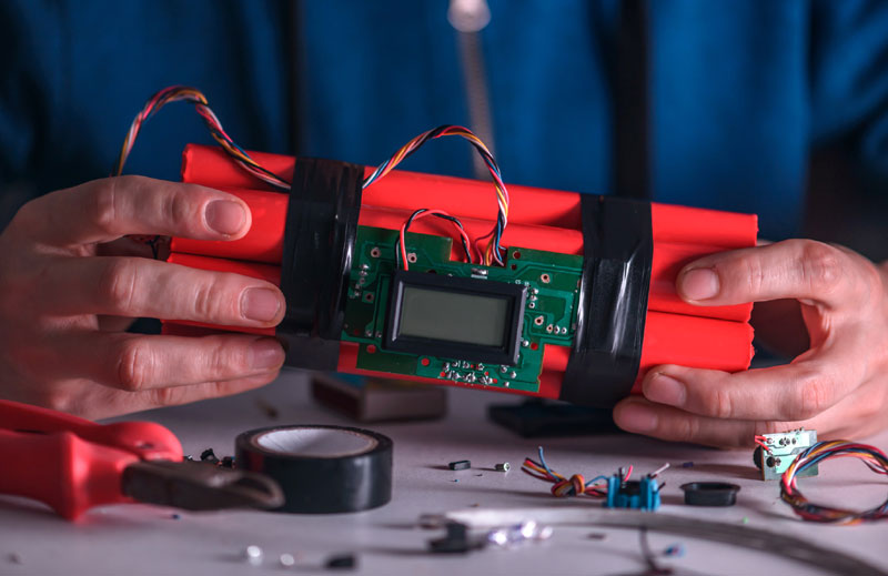 Депортован у САД: Пећанац набављао прслуке за бомбаше, ФБИ годинама трагао за њим