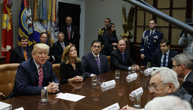 Трампов изборни штаб дао Мјулеру мејлове о Пападопулосу