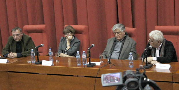 Дејан Мијач: Стално сам поправљао једну те исту представу