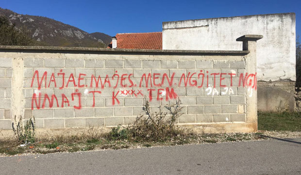 ВАНДАЛИЗАМ НА КиМ: Увредљиви графити против Срба повратника
