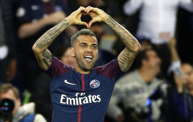 Алвеш: Имао сам договор са Ливерпулом, не знам зашто је трансфер пропао