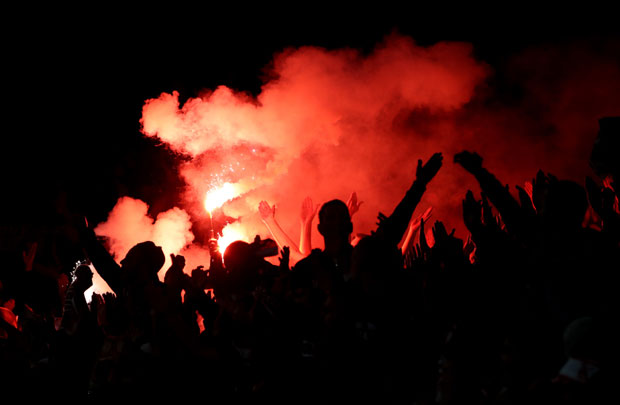 ХАОС У ХАРКОВУ: Туча навијача Шахтјора и Фејенорда