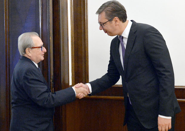 Хагу смета и генерал Лазаревић