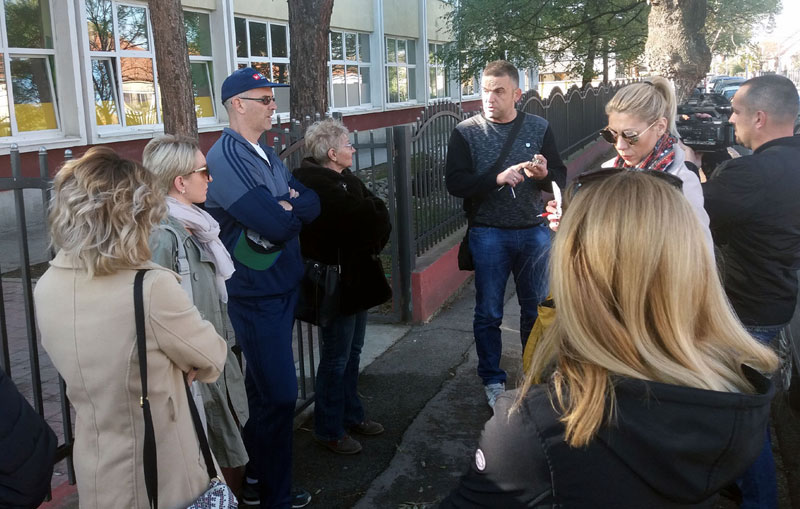 Протест Шапчана: Ђаци без сале и чистих тоалета