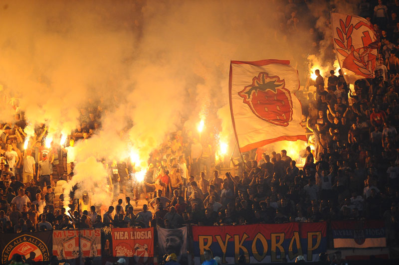 ПОДРШКА ДЕЛИЈА: Навијачи Звезде у великом броју стижу на “Емирате”