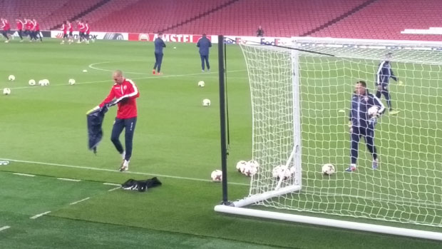 Фудбалери Звезде тренирали на стадиону Арсенала (ВИДЕО)