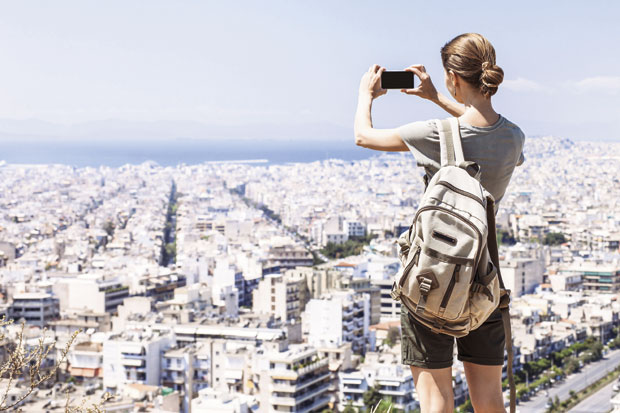Атина - град у којем се и за Божић носе наочаре за сунце