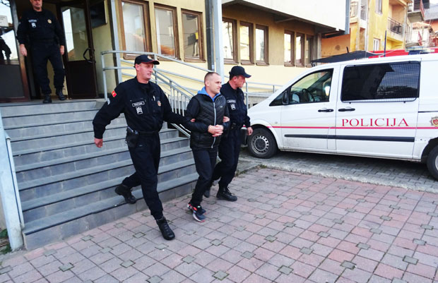 На граници пали минер и бегунац