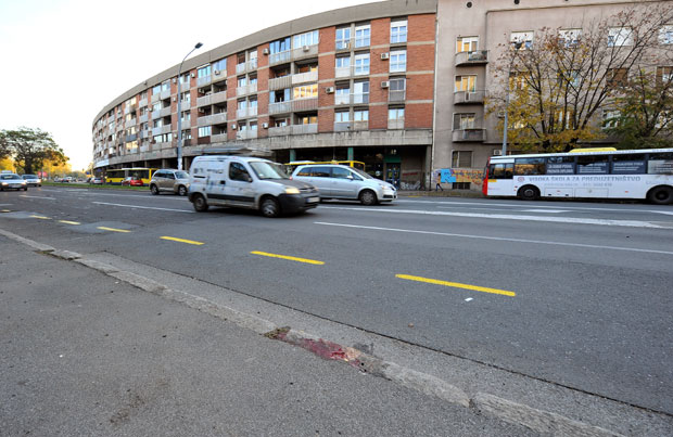 НЕСРЕЋА У ЗЕМУНУ: Погинуо пешак на Карађорђевом тргу