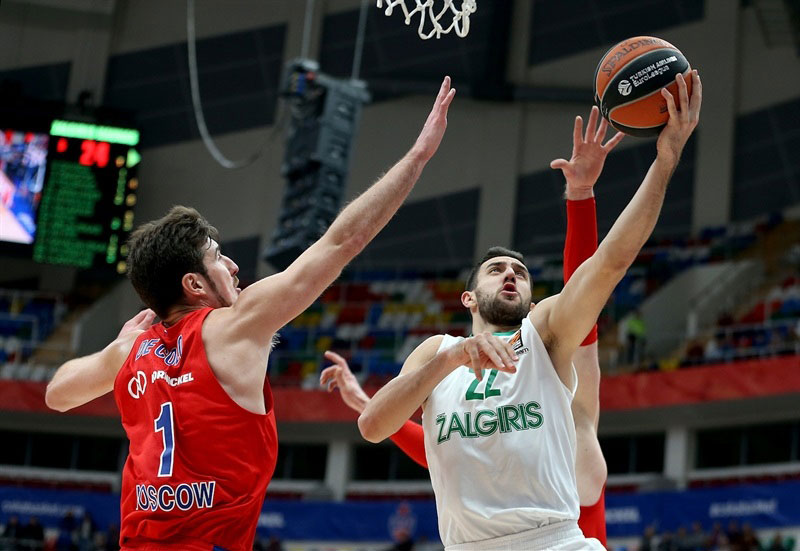 ЕВРОЛИГА: ЦСКА срушио Жалгирис, Ефес опет поражен, Срби одлични