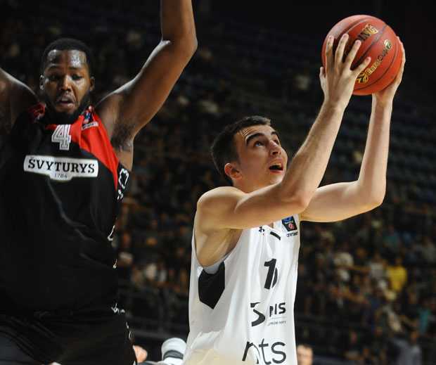 Пецарски доминирао у јуниорском дербију