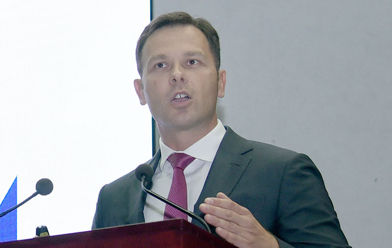 Шпијунка: Мали испуњава дечје жеље