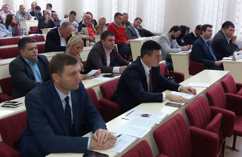 НОВИ КРЕДИТ - СТАРЕ СВАЂЕ: На бурној седници усвојен ребаланс буџета Шапца 