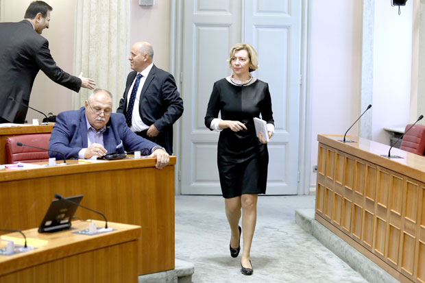 Тражили правно тумачење јер је посланица “говорила на српском језику”