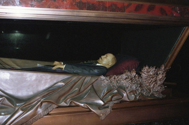 Лењин остаје на Црвеном тргу