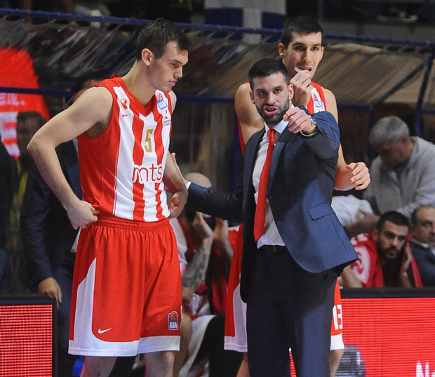 Алимпијевић током дербија погођен упаљачем у главу, Звезда тражи званичан извештај