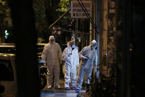 Напад на зграду Пасока: „Револуционари” циљали полицајце