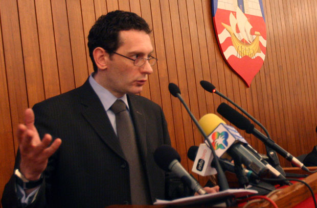 Бакарец ушао у тим СНС