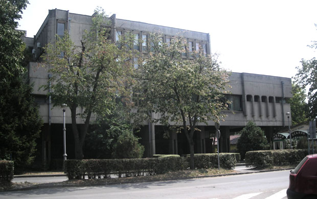 ОПТУЖНИЦА ПРОТИВ ГРУПЕ РАЗБОЈНИКА: Уместо 30.000 евра, из куће украли есцајг 