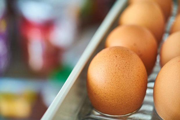 Ево зашто не би требало држати јаја у вратима фрижидера