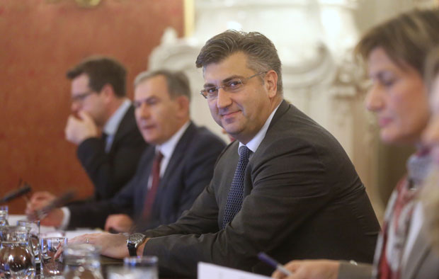 Пленковић рачуна на саборску већину за останак владе