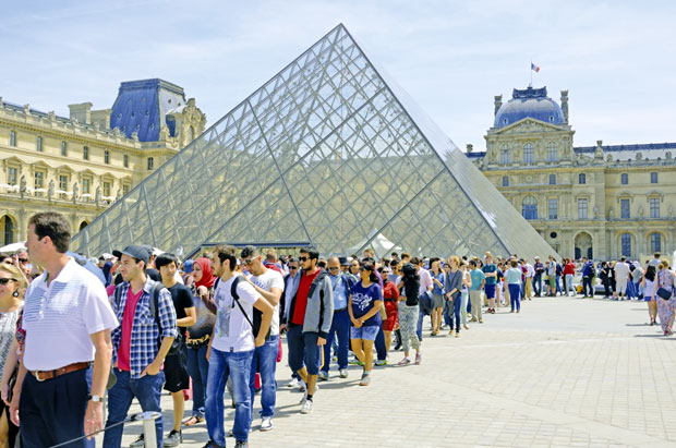 До Колосеума кроз мала врата