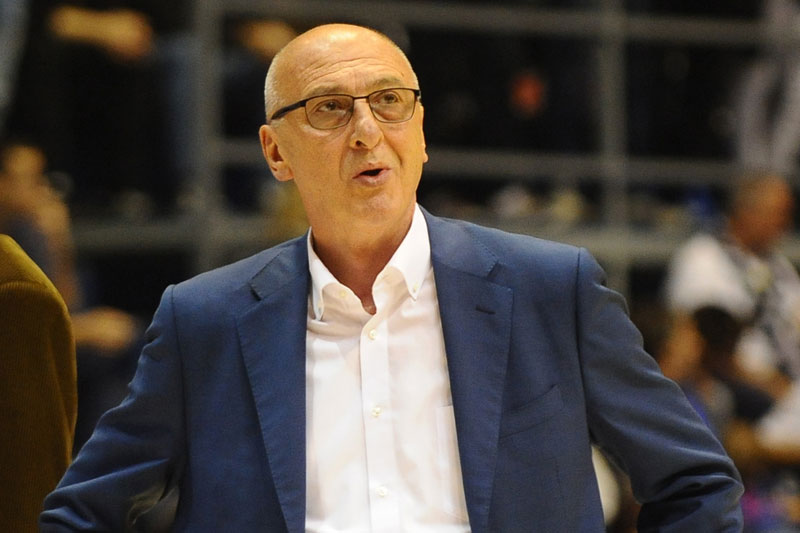 ТОДОРИЋ АПЕЛУЈЕ НА НАВИЈАЧЕ: Упаљачи нам само одмажу!