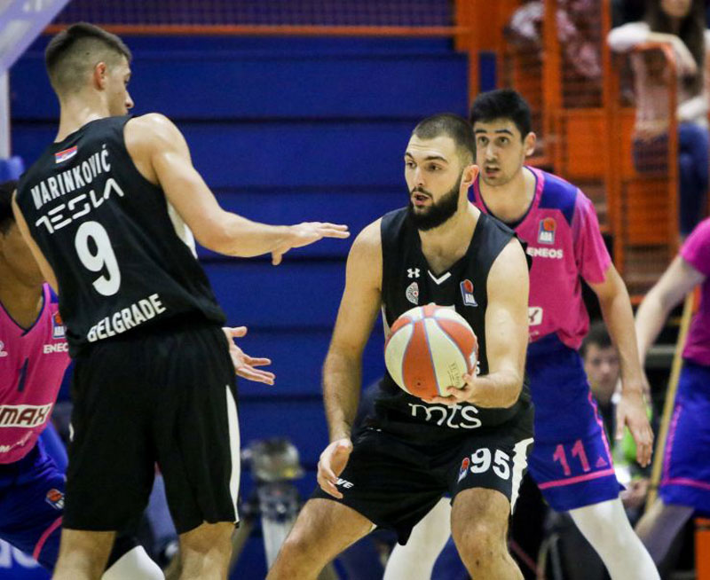 ЦРНО-БЕЛИ СЛАВИЛИ У МИТРОВИЦИ: Мега квартет Партизана