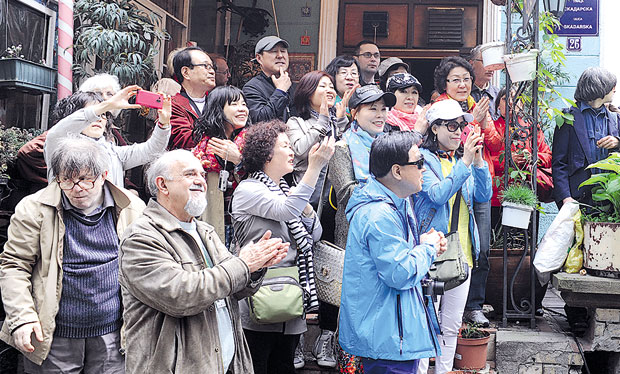 НЕЧУВЕНО: Хрвати и Словенци краду туристе у сред Београда!