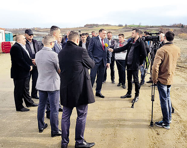 Додик: Санираћемо приступне путеве око Прњавора