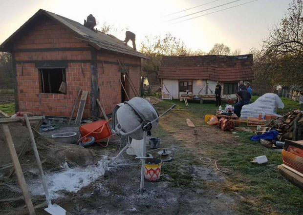 Самохраној Видосави кључ у руке до зиме