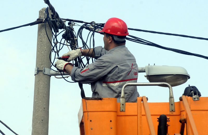 До струје месец дана брже