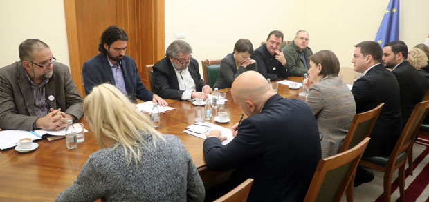 Брнабићева се састала са представницима Групе за слободу медија