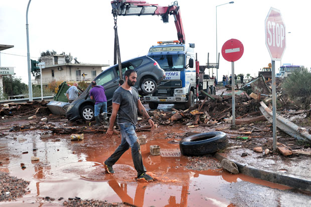 Поплаве у Атини однеле 19 живота