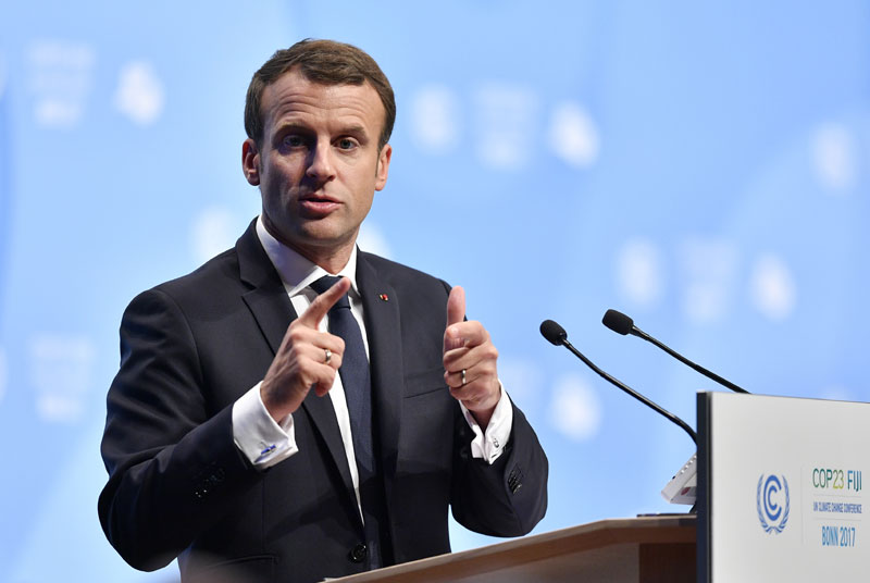 Макрон: Нисам понудио политички егзил либанском премијеру