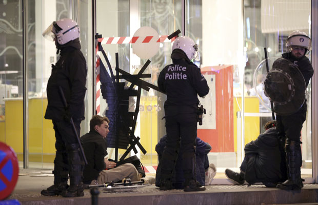 Брисел: Нереди на скупу јутјубера, 16 ухапшено (ФОТО/ВИДЕО)