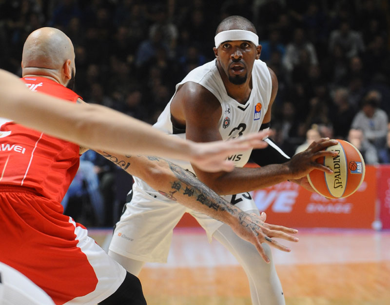 Партизан суспендовао Самјуелса