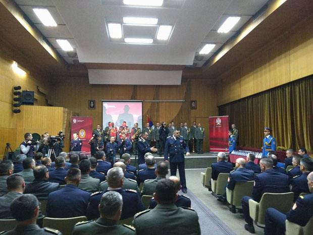 На Дан копнене војске Србије одликовани официри и војници