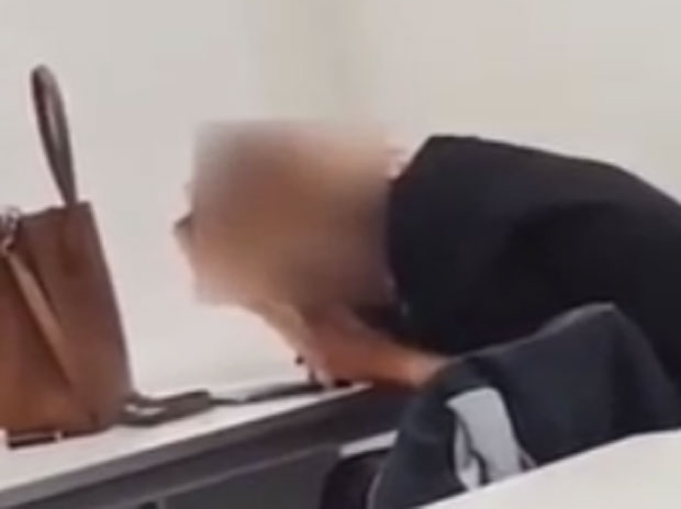 СКАНДАЛОЗНО: Девојка се дрогира на предавању? (ВИДЕО)