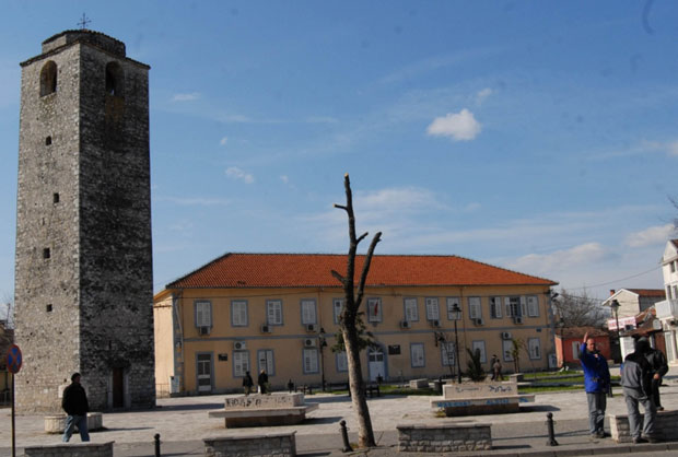 Хусовић: ЦГ да уклони крст са Сахат куле