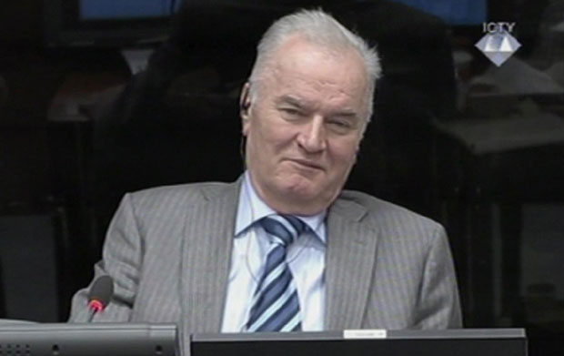 Забранити Фалкеу контакт с Младићем