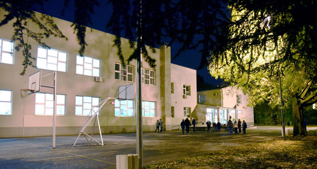 Отац силеџије вређао наставнике: Викао да је задовољан што његов син дира девојке